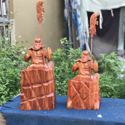 Tượng quan công đọc sách bằng gỗ hương kt cao 40×22×18cm