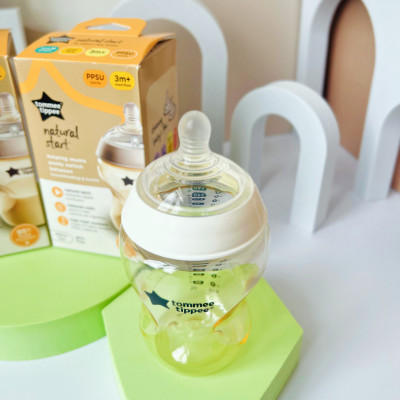 Bình sữa Tommee Tippee Natural Start PPSU ty siêu mềm tự nhiên 260ml, núm ty đi kèm 3 - 6 tháng