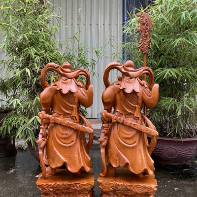 Tượng quan công cầm đao đứng trên đầu hổ phù kt cao 30