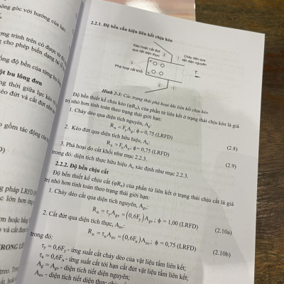 THIẾT KẾ LIÊN KẾT TRONG KẾT CẤU THÉP THEO TIÊU CHUẨN MỸ AISC/LRFD 360-16 – Trần Văn Phúc - ThS. Lê Hoàng Vũ – NXB Xây Dựng 
