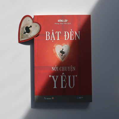 Sách - Bật Đèn Nói Chuyện Yêu - AZ Việt Nam