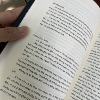 ARTEMIS - CUỘC CHIẾN TRÊN MẶT TRĂNG - Andy Weir – Lê Đình Chi dịch - Nhã Nam (Sách mới 2022)