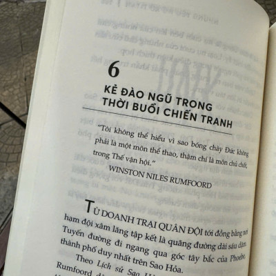 NHỮNG YÊU NỮ XỨ TITAN – Kurt Vonnegurt – Lan Young dịch – Nhã Nam – NXB Phụ Nữ