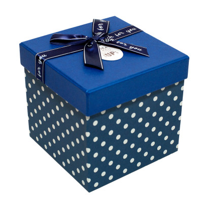 Hộp Quà Vuông V 019 - 12 x 12 x 12 cm - Giao màu ngẫu nhiên