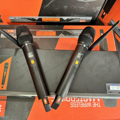 Micro Không Dây KMC 9 - Tích Hợp,Dò Sóng - Tăng Giảm Âm Lượng - Hút Giong,Hát Nhẹ,Giọng Mềm,Chống Hú Tốt - Chuyên Karaoke Gia Đình - Hàng Nhập Khẩu