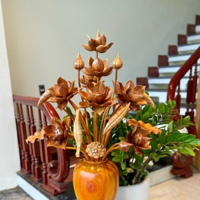 Bình hoa sen 25 cành ,trang trí phòng khách ,phòng thờ chum cắm gỗ hương đỏ ,hoa lá gương bằng gỗ ngọc am thơm phức  đẹp long lanh  