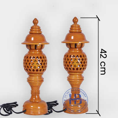 CẶP ĐÈN THỜ GỖ TRÀM BÔNG VÀNG CAO 34 CM MÀU VÀNG