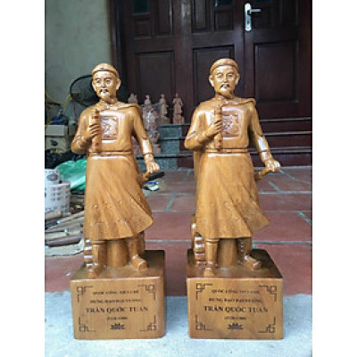 Tượng trần quốc tuấn bằng gỗ bách xanh thơm nức kt cao 30×12×8cm