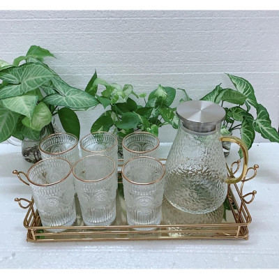 COMBO BỘ BÌNH CỐC THỦY TINH CHỊU NHIỆT LÊN TỚI 400 ĐỘ C KÈM KHAY VƯƠNG MIỆN VÀNG VÀ GIÁ ÚP CỐC ( BÌNH BẦU, CỐC 360ML)