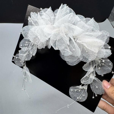 Băng đô cài tóc cô dâu hoa voan mềm trắng vân mây