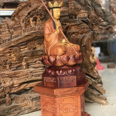Tượng phật địa tạng vương bồ tát dáng ngồi bằng gỗ hương đá liền khối tô mầu giả cổ kt 50×25×25cm
