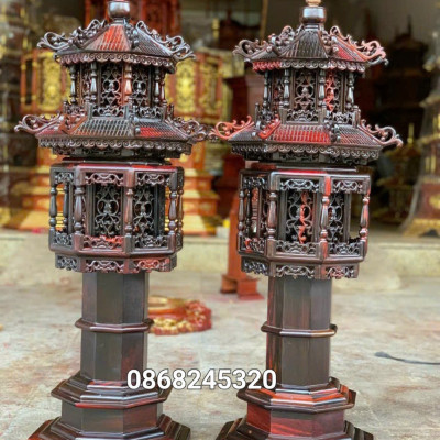 CẶP ĐÈN THỜ BẰNG GỖ TRẮC ĐỎ ĐEN KT CAO 100×35CM