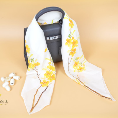 Khăn Lụa Vuông Vẽ Hoa Mai SenSilk – Quà Tặng May Mắn
