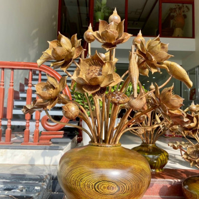 1 Bình hoa sen trang trí phòng thờ phòng khách 25 cành ,hoa ,lá ,gương bằng gỗ mun đuôi công vân gỗ quá đẹp, 
