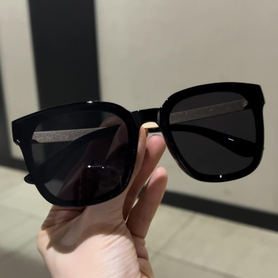 Kính râm Mắt vuông đen sành điệu đi nắng