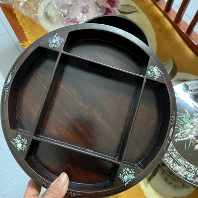 Tráp tròn gỗ trắc khảm ốc đỏ kt mặt tròn 30 cao 11.6cm