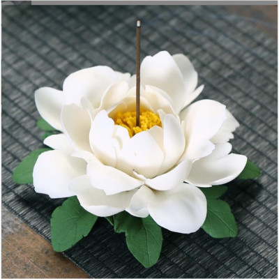 Hoa gốm cắm nhang - Đốt trầm hoa trà trắng dễ thương