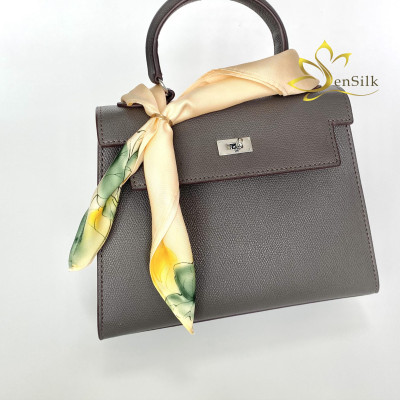 Khăn Lụa Vuông Cao Cấp Vẽ Tay SenSilk Hoa Sen, Lotus Silk Square Painting 55x55cm, Phụ Kiện Lụa Thời Trang Cao Cấp, Nơ Lụa Tơ Tằm