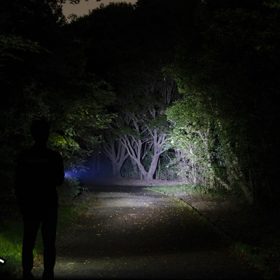 Đèn pin cầm tay hàng chính hãng Gentos RX-323D, đèn sử dụng pin AA thông dụng cho độ sáng cao đến 1000 lumen cùng khả năng chống bụi chống nước tiêu chuẩn IP66 và độ bền chống rơi đến 2m