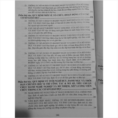 Sách Cẩm Nang Dành Cho Lãnh Đạo Trường Học - Chế Độ, Chính Sách Dành Cho Học Sinh, Sinh Viên - Kỹ Năng Phòng Cháy Chữa Cháy, Cứu Nạn Cứu Hộ, Đảm Bảo An Toàn, Tránh Tai Nạn, Thương Tích Trong Trường Học - V2139D