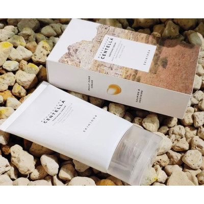 Bộ 3 Sản Phẩm Giảm Mụn Skin1004 Madagascar Centella (Serum + Kem Soothing + Kem Chống Nắng)