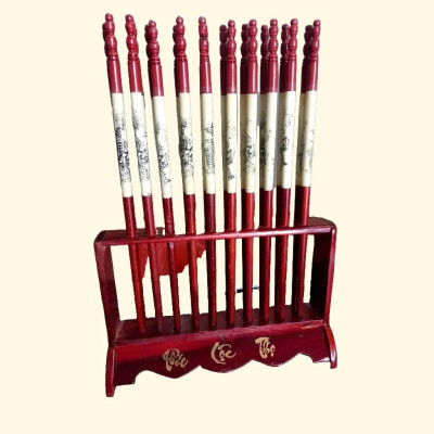 Bộ Đũa thờ dáng cắm đứng bằng gỗ hương có kệ và đũa 10 đôi