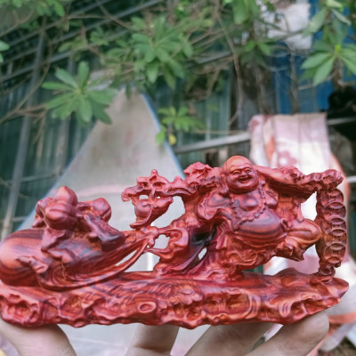 Tượng phật di lặc kéo bao tiền bằng gỗ trắc đỏ đen kt 16×6×7cm