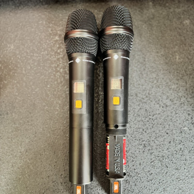 Micro Không Dây KMC 9 - Tích Hợp,Dò Sóng - Tăng Giảm Âm Lượng - Hút Giong,Hát Nhẹ,Giọng Mềm,Chống Hú Tốt - Chuyên Karaoke Gia Đình - Hàng Nhập Khẩu