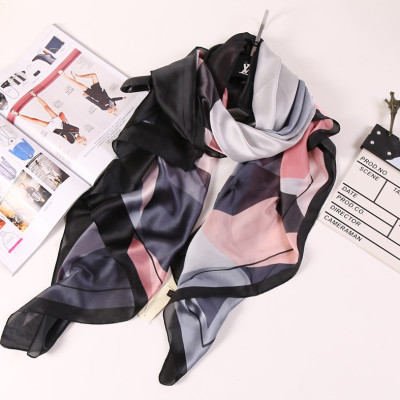 Khăn choàng lụa phối họa tiết nhẹ nhàng K01