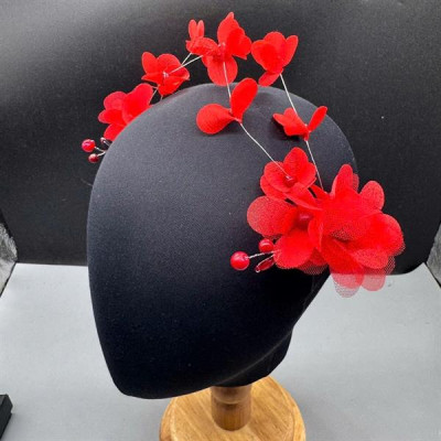 Cài tóc cô dâu hoa voan màu đỏ kẽm mềm nhẹ nhàng