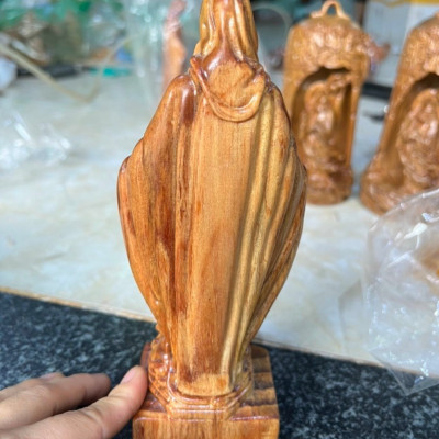 Tượng đức mẹ ban ơn bằng gỗ huyết long mọng dầu kt cao 20×8×6cm