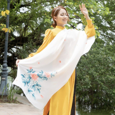 Khăn Quang Cổ Lụa Vẽ Hoa Mẫu Đơn SenSilk 160x55cm, Quà Tặng Mẹ Yêu, Phụ Kiện Thời Trang Cao Cấp Cho Nữ, Tinh Hoa Làng Nghề Truyền Thống Việt Nam, Vietnam Hand Painted Silk Scarves.