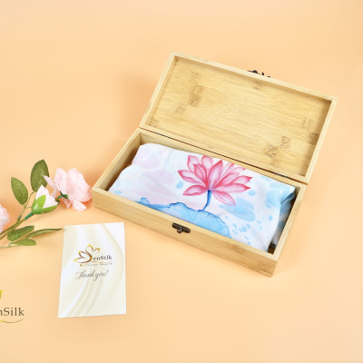 Khăn Lụa Tơ Tằm Thủy Ấn Vẽ Tay Hoa Sen Xanh – SenSilk, Khăn Choàng Đẳng Cấp