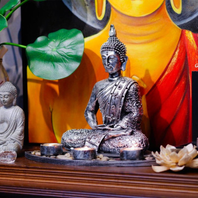 Tượng phật thiền định kèm đế nến tặng 10 cốc nến bơ - Mani Decor