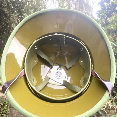 Mũ cối tàu lòng vàng khuy trắng cốt phíp, vải Gabadin tô châu, rơi va đạp không vỡ, tuyệt đối không ngấm nước, vải không phai, phiên bản cối xưa