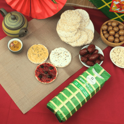 Bánh gạo lứt GUfoods vị Cỏ ngọt - Bao bì bánh tét xanh truyền thống - Không chiên dầu, Không đường, Lành mạnh, Phù hợp Eat clean, Ăn vặt healthy, Thực dưỡng, Tập gym, Thuần chay