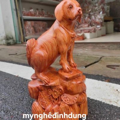 Tượng con chó (cún ) phong thủy bằng gỗ  hương đá  cao 20x8x6cm