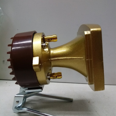 Bộ 2 loa treble cao cấp BX PT6 họng đúc, thiết kế chắc chắn phù hợp với mọi không gian, màu vàng đồng làm tăng sự sang trong cho dàn âm thanh của bạn.