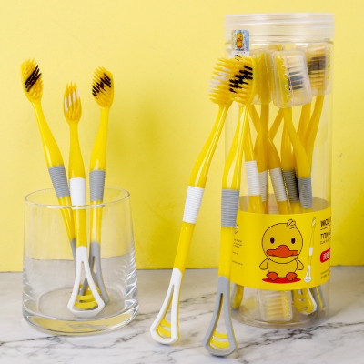 Sản phẩm  dụng cụ  vệ sinh  -Hộp 8 cây bàn chải cho bé 2 in 1 kèm dụng cụ cạo lưỡi ,cán cầm chống trượt ,lông bàn chải sợi tơ siêu mềm , giúp chải răng sạch hơn , giảm vi khuẩn gây sâu răng và hôi miệng an toàn và tiện lợi 