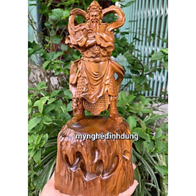 Tượng quan công trấn ải  bằng gỗ bách xanh thơm nức kt cao 25x11x9cm 