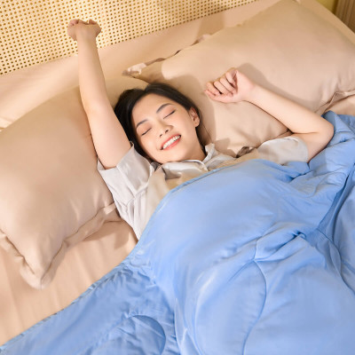 Chăn điều hòa công nghệ làm mát Amando Ice Silk 200x220cm