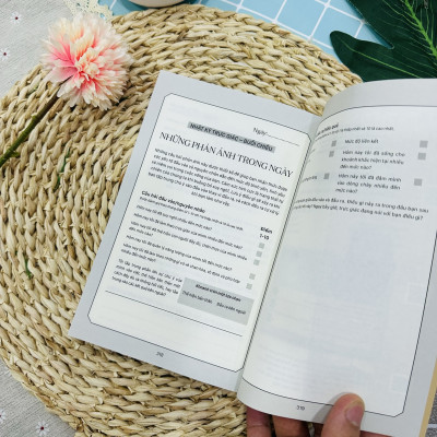 Sách Overthinking: Loại Bỏ Bệnh Lo Âu Và Suy Nghĩ Quá Nhiều