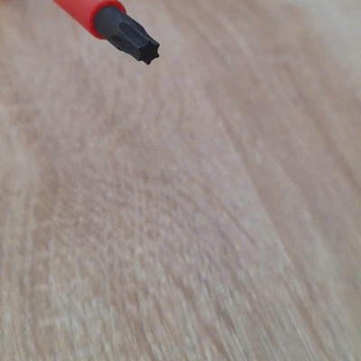 Tua vít đầu sao torx T20 x 181mm cách điện 1000V VDE SATA 61804