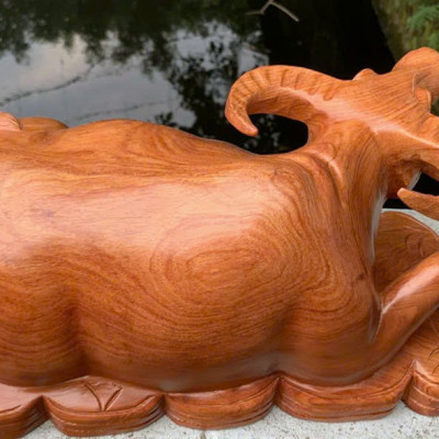 Tượng con trâu phong thủy gỗ hương đá kt 40cm