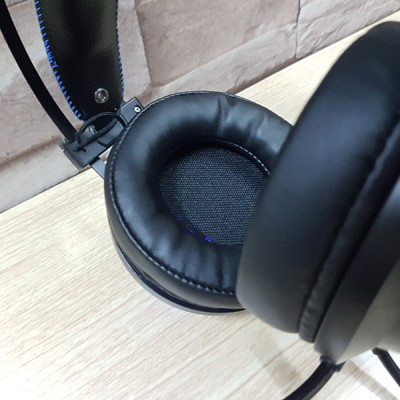 Tai nghe gaming Wangming WM9800 7.1 USB LED (Đen) - Hàng nhập khẩu