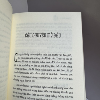 THINK CLEAN - ĐỪNG TIN VÀO TẤT CẢ NHỮNG GÌ BẠN NGHĨ! - Kim Oanh - Mochi Books - NXB Thế Giới.