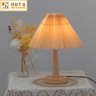 Đèn Ngủ Để Bàn HUTA G5 Gỗ Chao Xếp Ly Vintage Dễ Thương, Decor Trang Trí Phòng Ngủ, Đọc Sách Đầu Giường, Điều Chỉnh Độ Sáng, Đèn Vàng Bóng LED Tiết Kiệm Điện