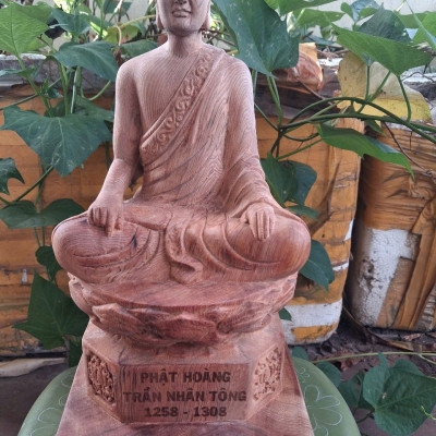 Tượng phật hoàng trần nhân tông bằng gỗ ngọc Am thơm nức cao 30x17cm
