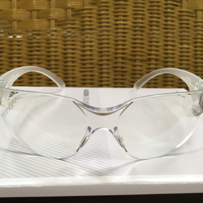 KÍNH BẢO HỘ BOLLE BL30 CLEAR CODE PSSBL30-014 chống trầy xước và mờ sương. Bảo vệ 99,9% tia UVA/UVB, tiêu chuẩn EN166, EN170