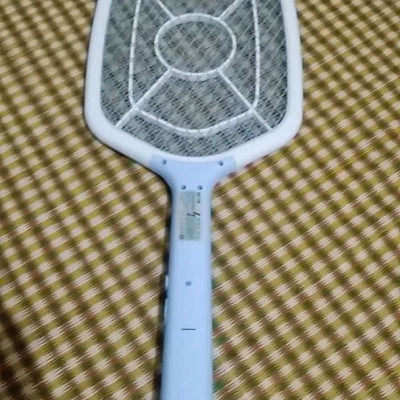  Vợt diệt muỗi cao cấp , tay cầm chống trượt , chống giật , 3 lớp lưới , hiệu suất cao ,  tiết kiệm điện  , an toàn và tiện lợi 